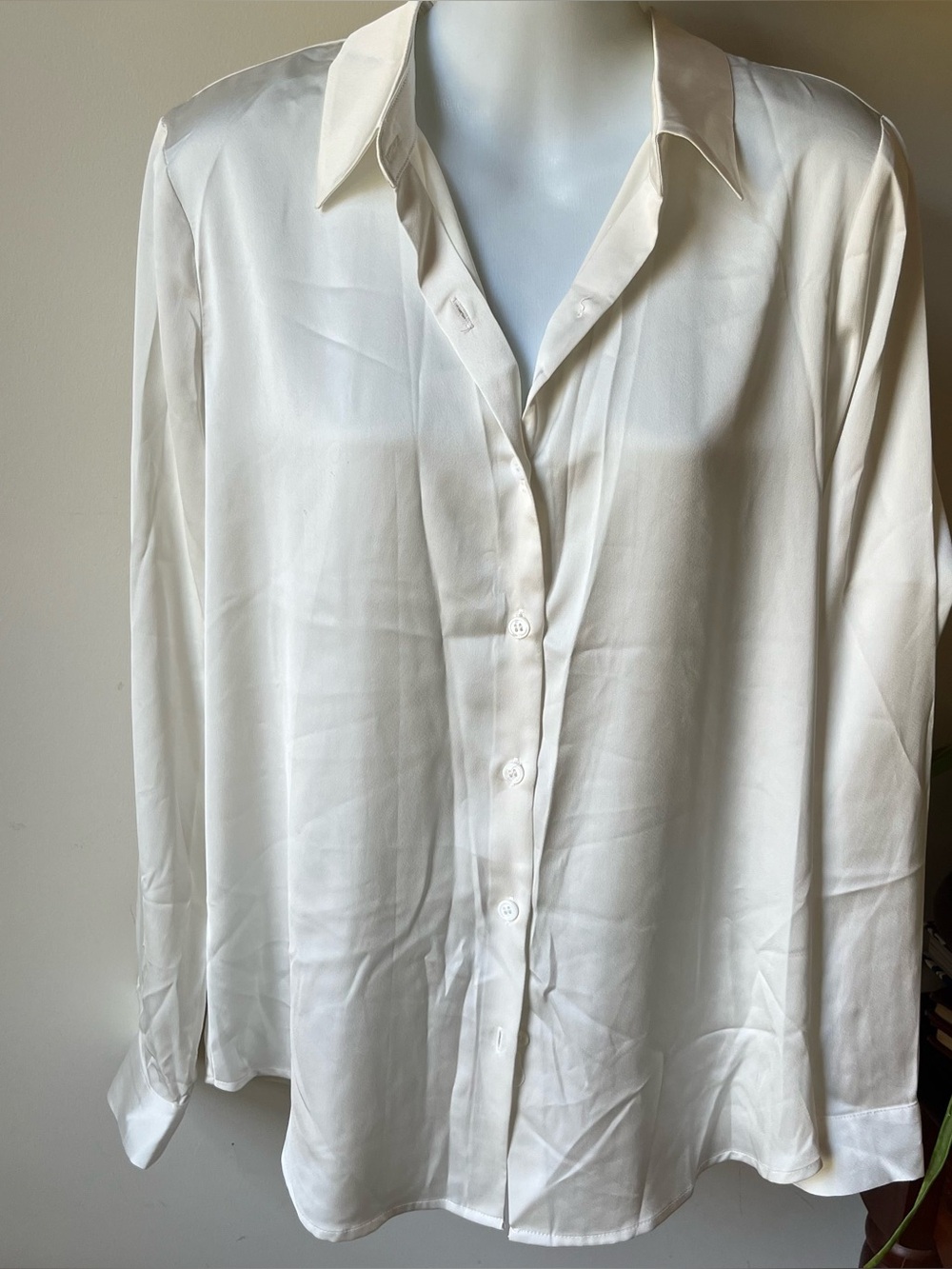Skies are Blue NWT ivory- cream satin button-down, long sleeve collared blouse